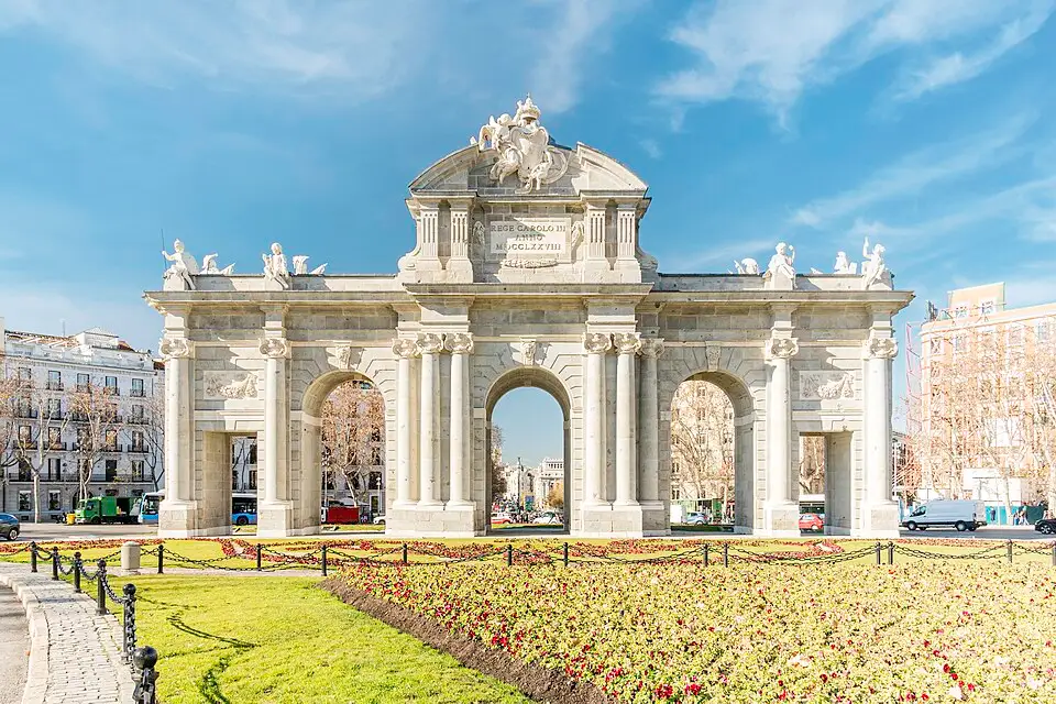 Puerta de Alcalá, Madrid